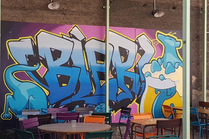 Accrochage du graff de Mot et Bazh